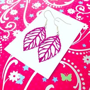 ⭐️ 5 for $25 ⭐️ Bright pink leaf skeleton earrings - New Boutique Item & package